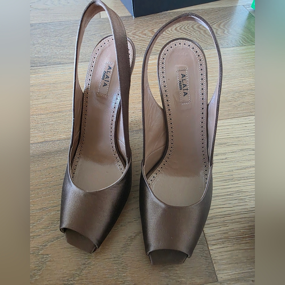 Alaia Brown Peep Toe Heels Size 37.5